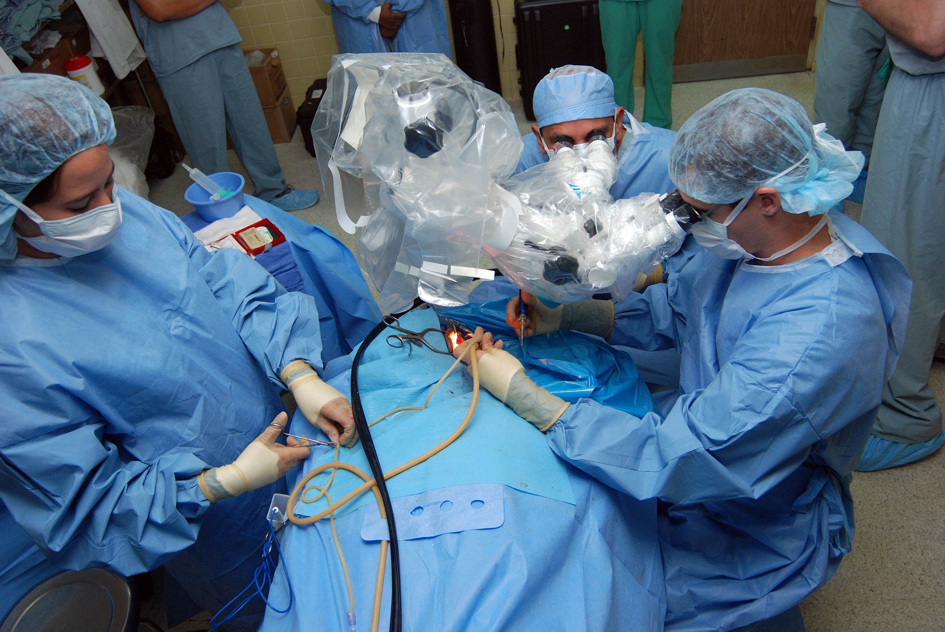 surgery-708507_1920